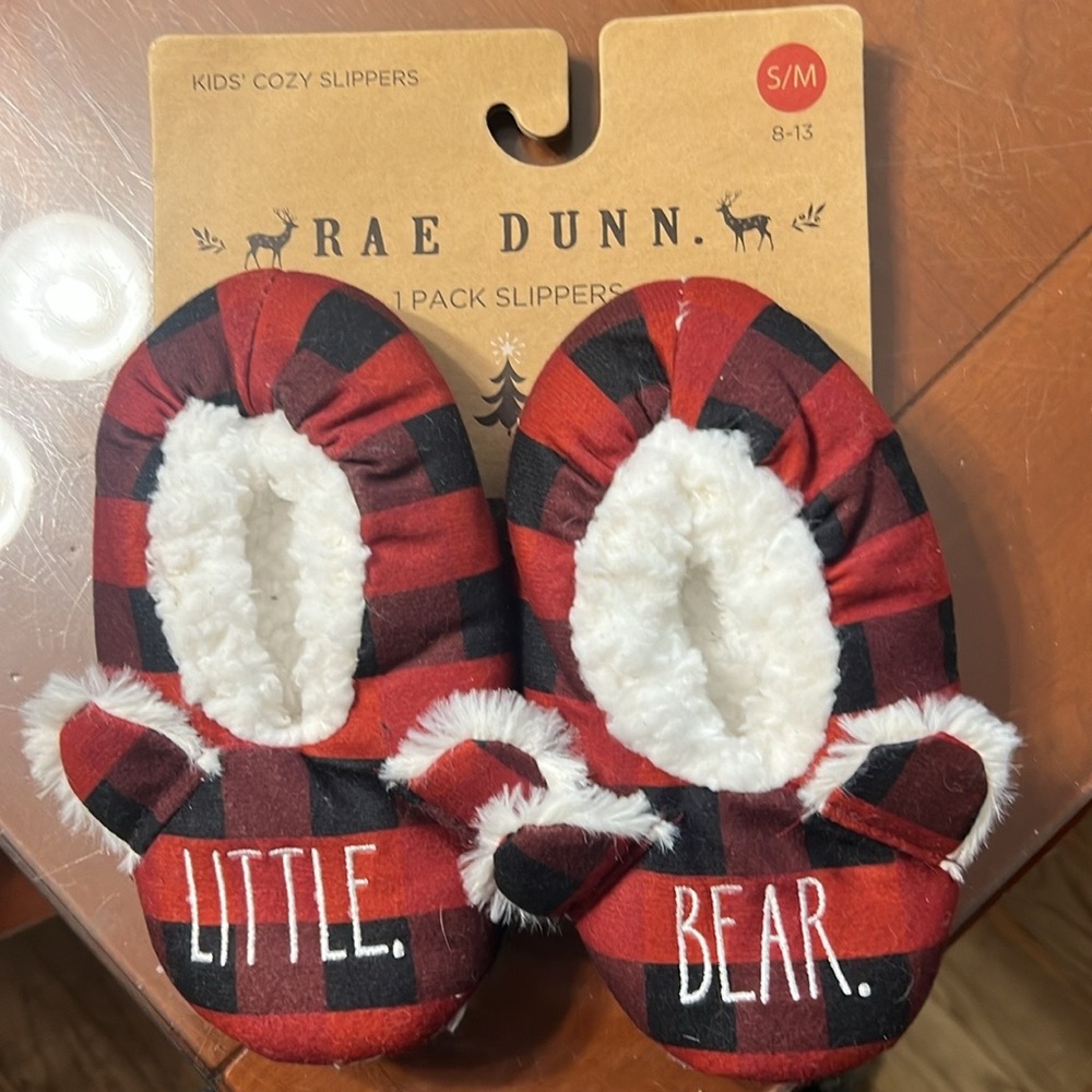 NWT-Rae Dunn Little Child Slippers Size S/M. 8-13 Shoe Size